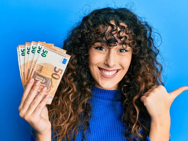 Crédit Agricole apre la borsa: fino a 600 euro in buoni regalo Amazon