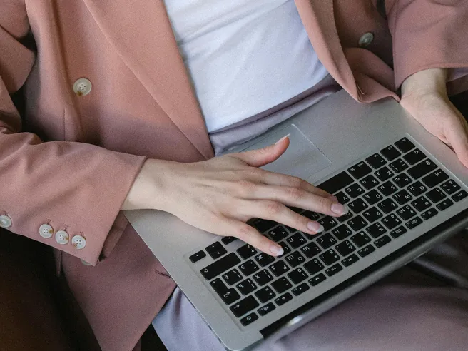 Lavoro nel 2025: trend emergenti tra AI e smart working