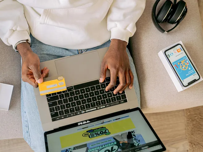 Canone zero, carta Mastercard e 200 € su Amazon: promo Credem Link da non perdere