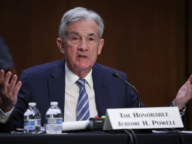 Fed meno hawkish sui tassi, mercati brindano a parole Powell. Ma attenti all’abbaglio soft landing