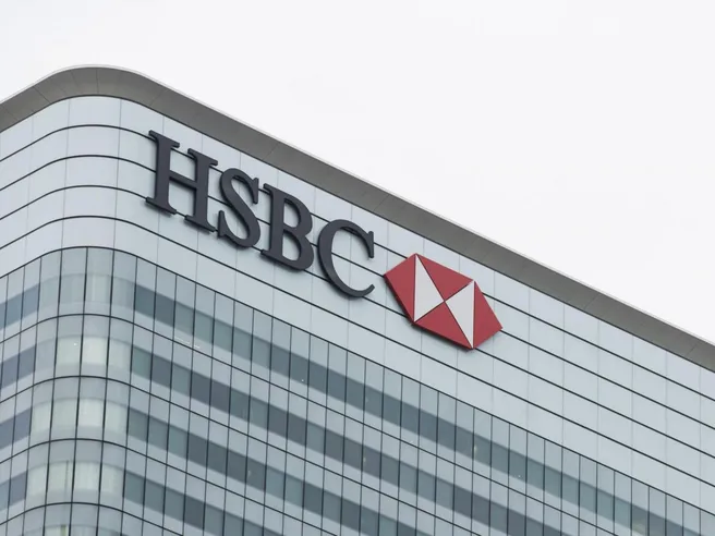HSBC pronta a puntare i piedi sui dividendi dopo bilancio ‘promettente’ e tonfo titolo Ytd -47%