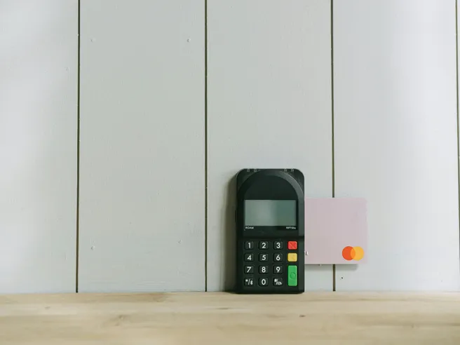 Obbligo di POS e limite ai contanti: cosa cambia nel 2025