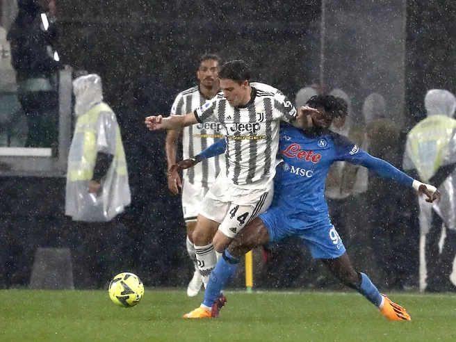 Caso Juve, calcio: conviene davvero ad una squadra quotarsi in Borsa?