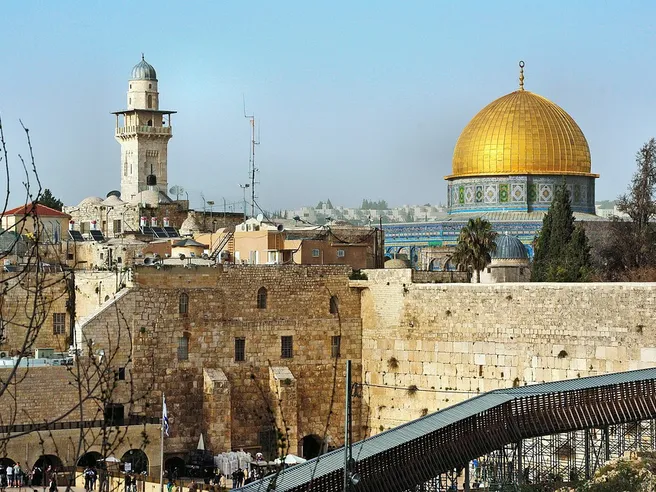 Tel Aviv è la città più costosa al mondo. Roma in caduta libera