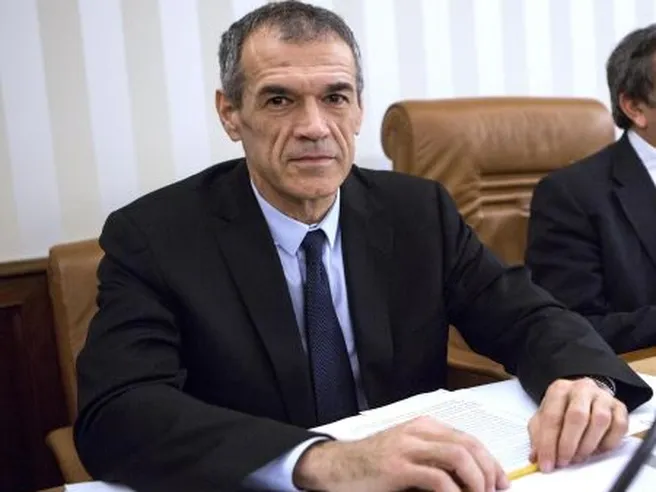 Reddito cittadinanza in salsa M5S sarebbe il più generoso d’Europa, Cottarelli snocciola i numeri