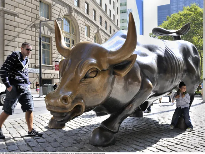 Mercoledì di tensione sui mercati tra guerra vaccini e giochi pericolosi a Wall Street, impennata di VIX e dollaro