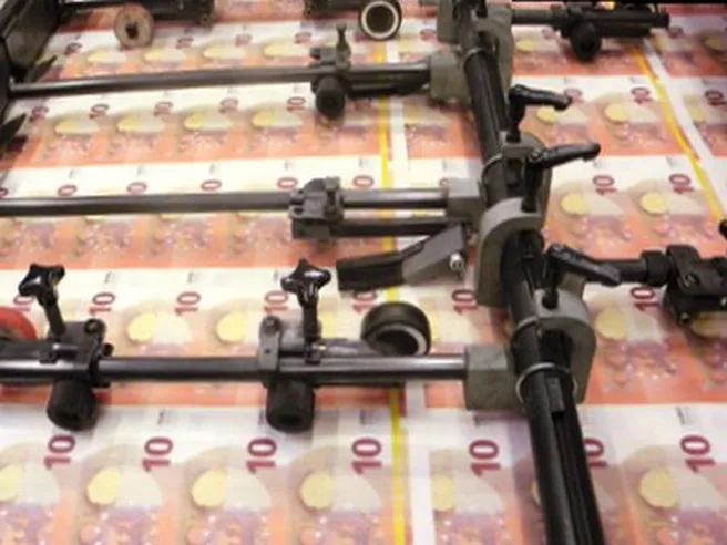 Studio Bce: europei preferiscono i contanti. Un quarto tiene cash a casa come misura precauzionale