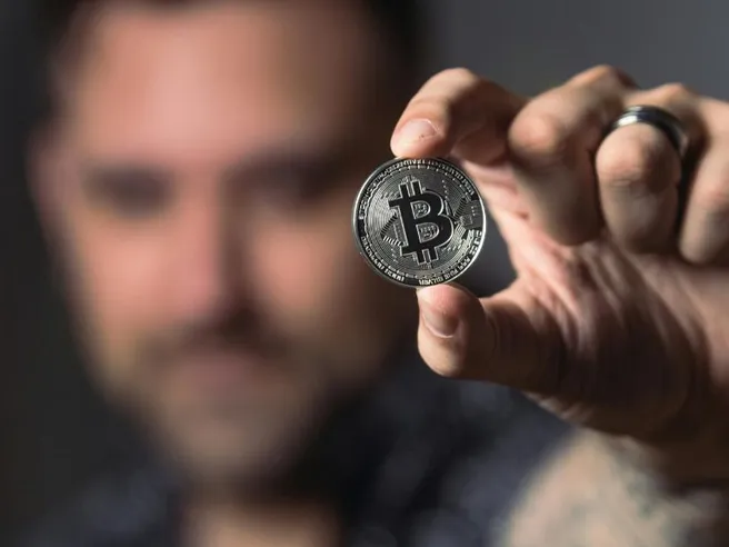 Bitcoin verso i 104mila dollari? Attenzione dei trader sulla crypto