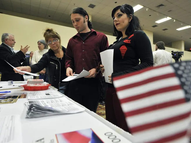 Report occupazionale Usa: mercato del lavoro si rafforza, ma non troppo. Si smorza ansia tapering Fed