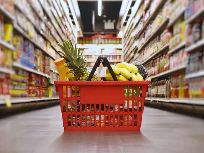 Spreco alimentare, in Italia cresce del 45% in un anno: i prodotti più buttati e le buone pratiche