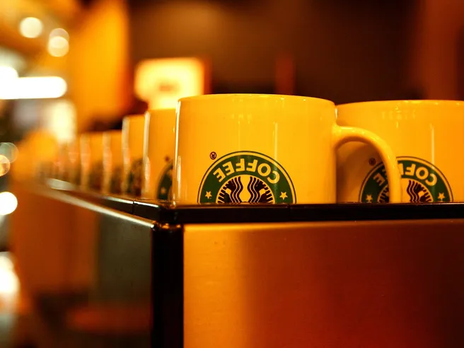 Starbucks apre a Milano. La Fipe: “I bar italiani non lo temono”