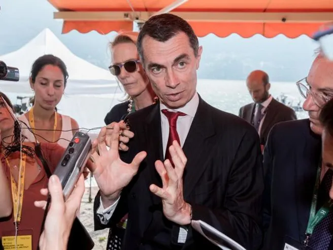 UniCredit presenta l’ultimo bilancio di Mustier: rosso di 2,8 miliardi ma i soci rivedono finalmente i dividendi
