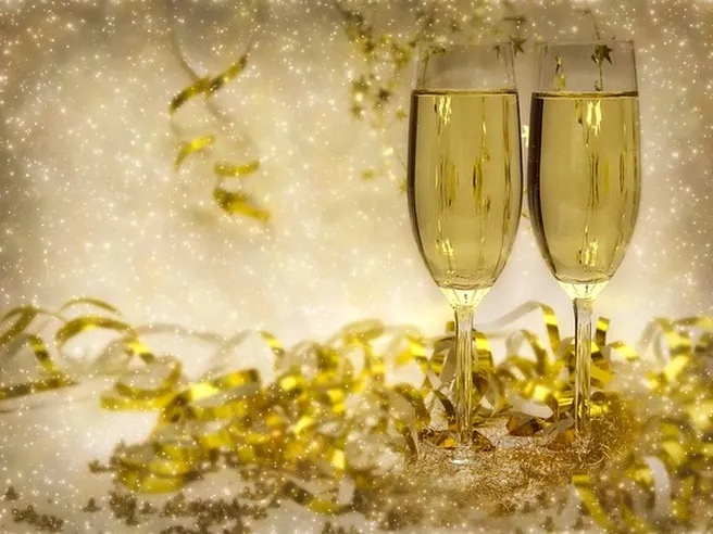 Capodanno: voglia di far festa in ripresa, sarà Cenone da 3 miliardi e vacanza per 6,1 milioni di italiani