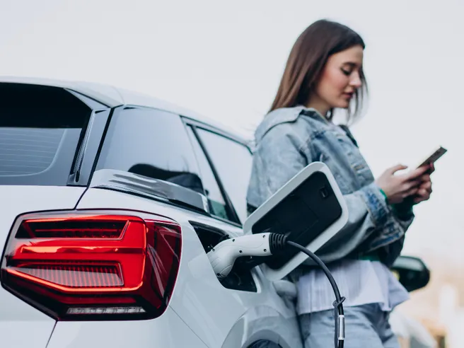 Incentivi auto elettriche: quasi 600 milioni per famiglie e imprese