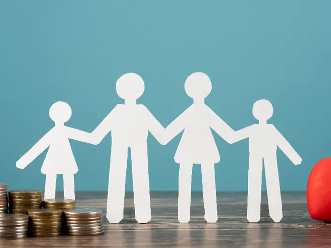 Crescere un figlio costa di più: +12% dal 2023