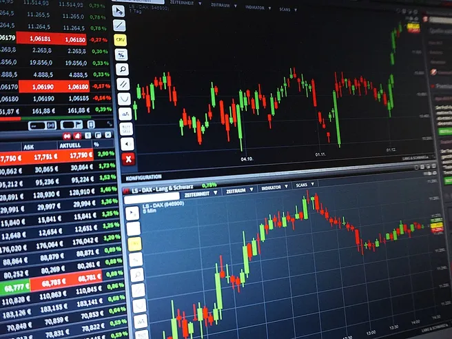 Fuga dal rischio, giù tutte le Borse e bitcoin crolla sotto i 40.000 $