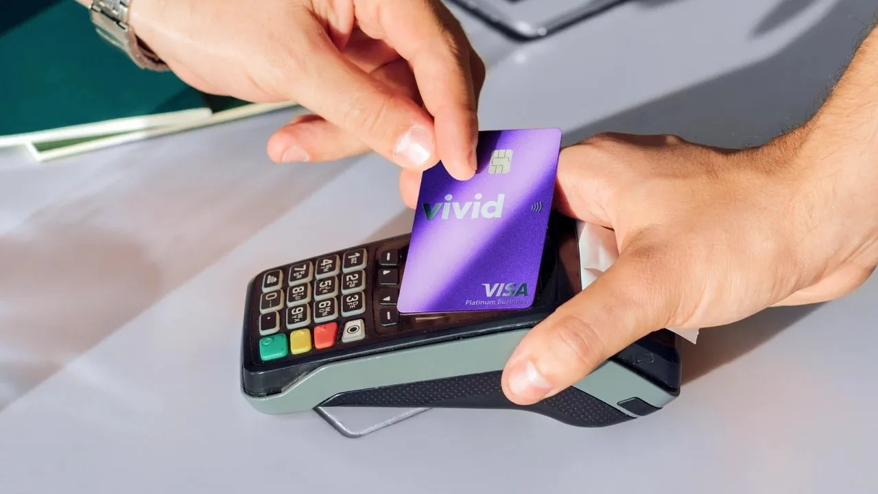Fatture, spese e rimborsi in un’unica app: il conto Vivid Business semplifica tutto