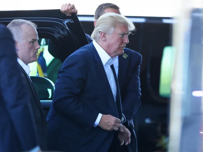 Inizia ufficialmente guerra commerciale Usa-Cina. Pechino: Trump guida di una ‘gang di criminali’