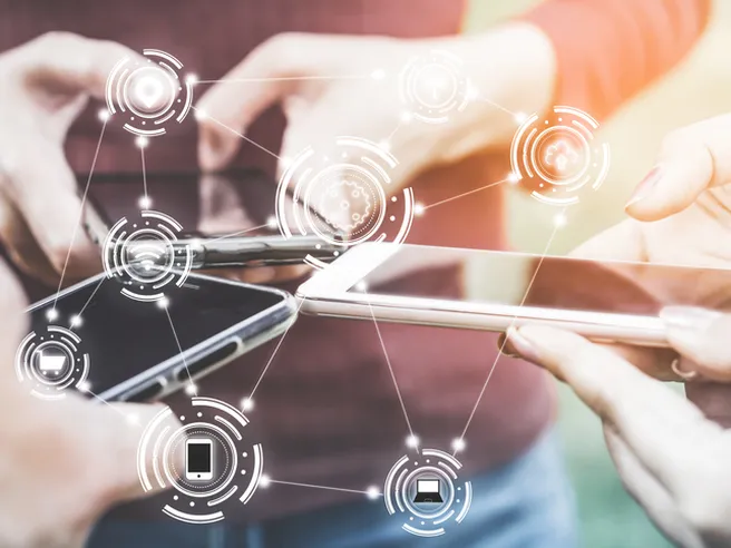 Gli italiani si allontanano dal contante. Con pandemia accelerano pagamenti contactless e mobile   