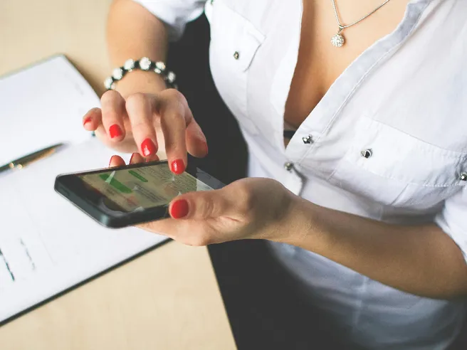 Attenzione al nuovo SMS truffa per visite mediche: svuota il credito telefonico