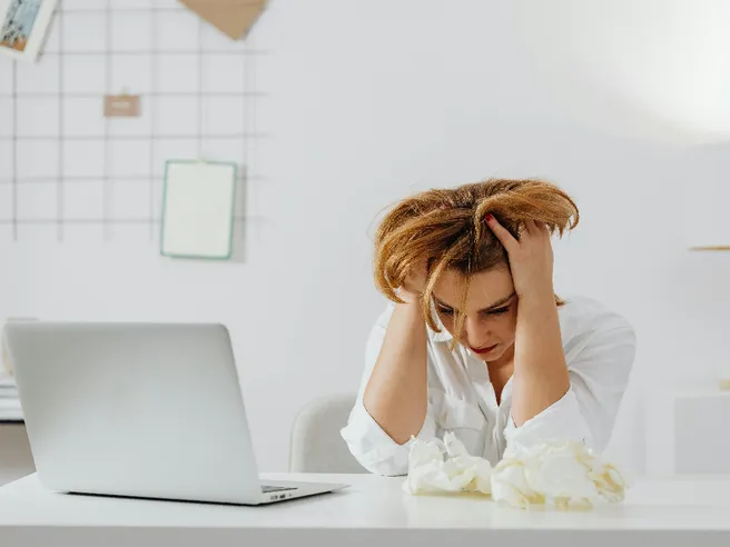 Lavoratori sempre più disillusi: solo il 10% si sente bene in azienda