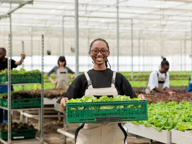 Crisi lavoro: migranti decisivi per l’economia