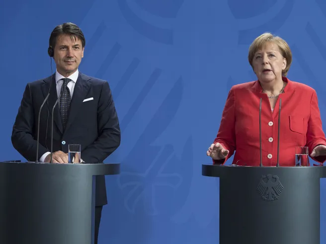 Governo Merkel sull’orlo del baratro. Grosse Koalition a rischio per crisi migranti