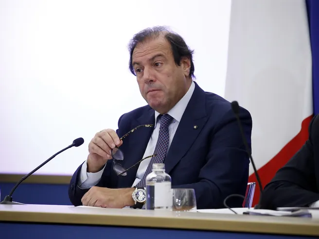 Fisco, l’annuncio: tasse scontate del 50% alle imprese che rientrano in Italia
