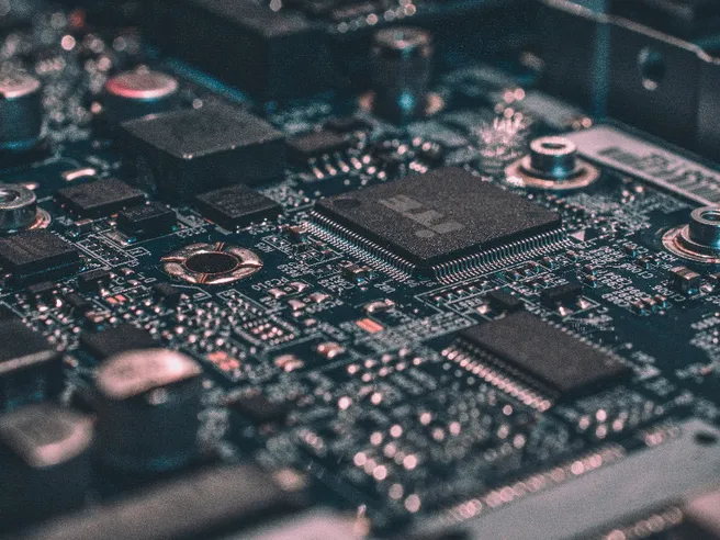 Big Tech cedono ai dazi di Trump per salvarsi