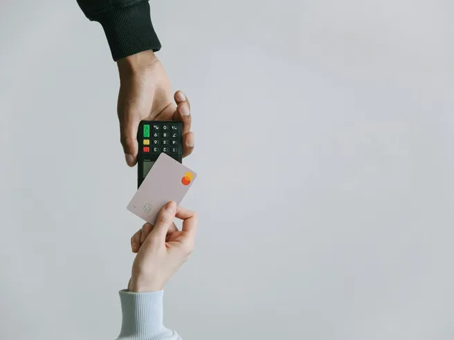 Spese senza limiti e cashback garantito: scopri il conto Vivid