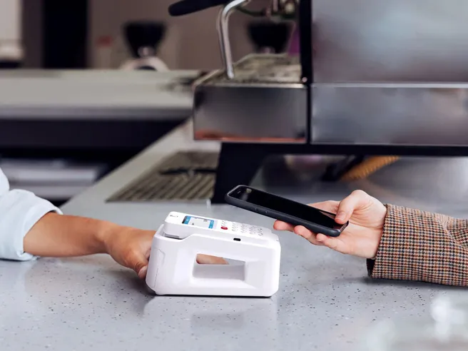 Ricevi pagamenti ovunque tu sia con i POS di myPOS in offerta