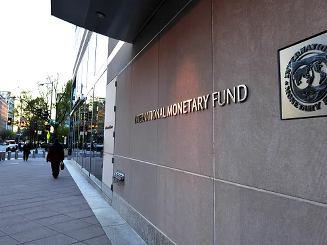 Banche verso un lustro da incubo, il FMI avverte: utili a rischio fino al 2025