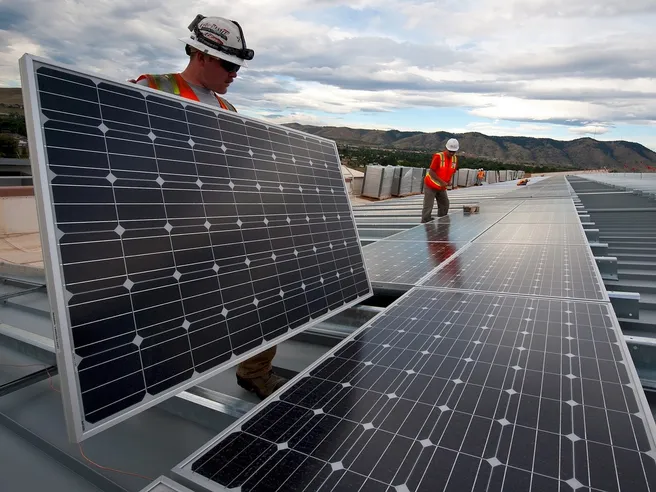 COVID accelererà transizione verso un mondo più green? AIE: ‘energia solare sarà il nuovo Re’