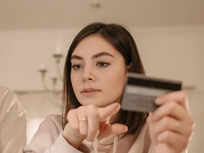 Attiva ora Conto Selfy: zero canone e prelievi gratis