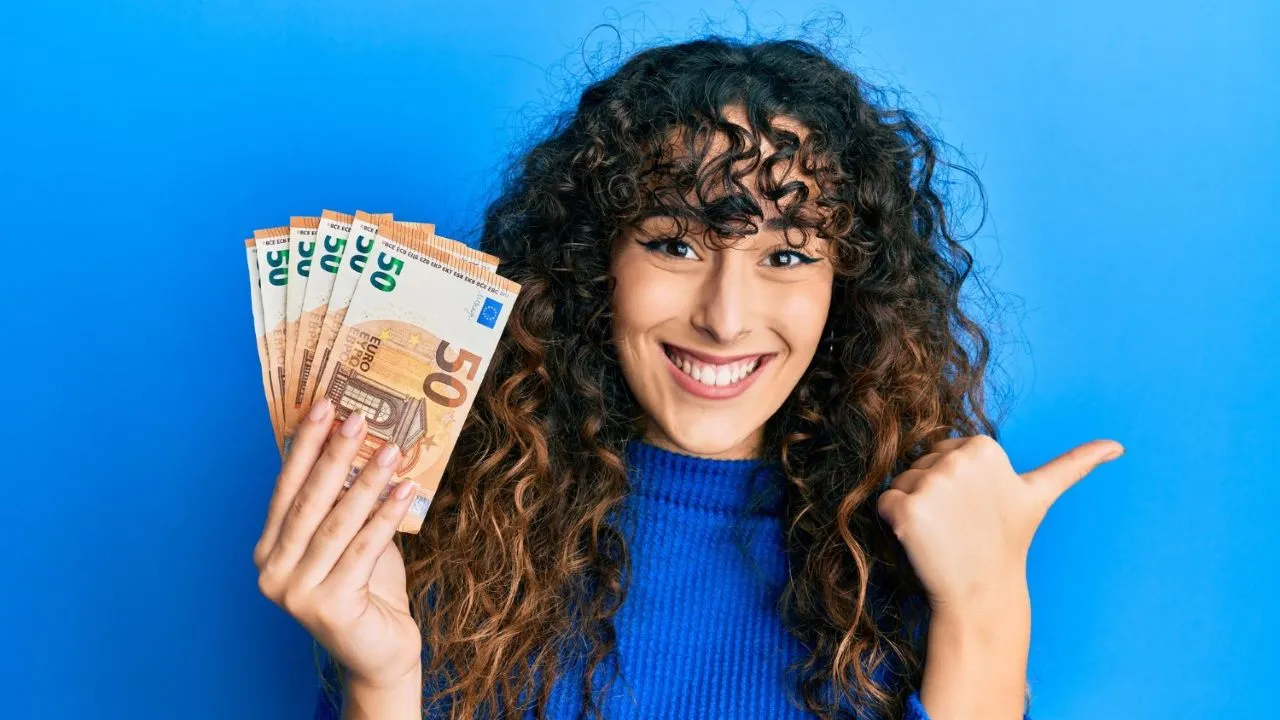 Crédit Agricole apre la borsa: fino a 600 euro in buoni regalo Amazon