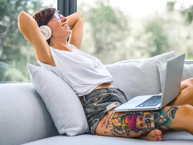 Conto per freelance: cashback, fatturazione smart e molto altro con Finom