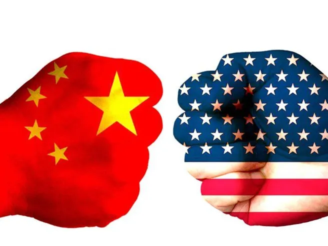 Smartphone, Huawei si piega ma non si spezza. Disgelo con Trump?