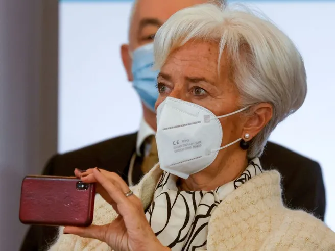 Bce non cambia rotta: Pepp avanti a pieno ritmo, alzate stime PIL 2021 e 2022