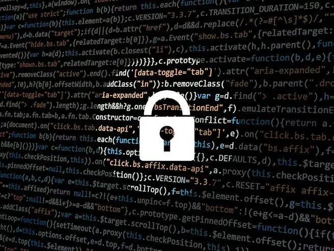 Sicurezza online: italiani diffidenti, 6 su 10 pensano di essere controllati