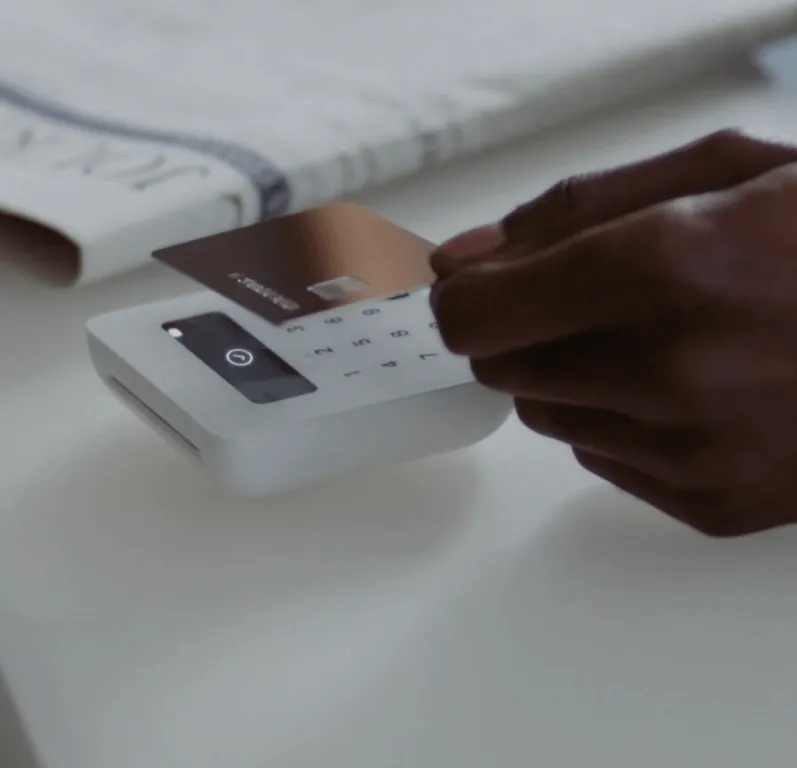 Con Trade Republic hai Carta di Debito Visa e 2% sulla liquidità