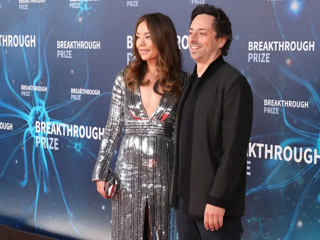 Musk e la liason con la moglie di Sergey Brin. Co-fondatore vende tutti i suoi investimenti nelle società dell'(ex) amico