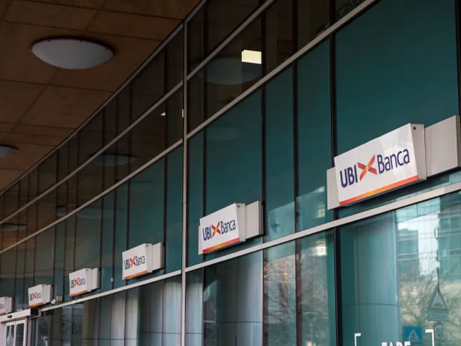 Consob concede altri 2 giorni di tempo a ops UBI-Intesa. Si attende verdetto fondi e retail, ma Messina ha già la maggioranza
