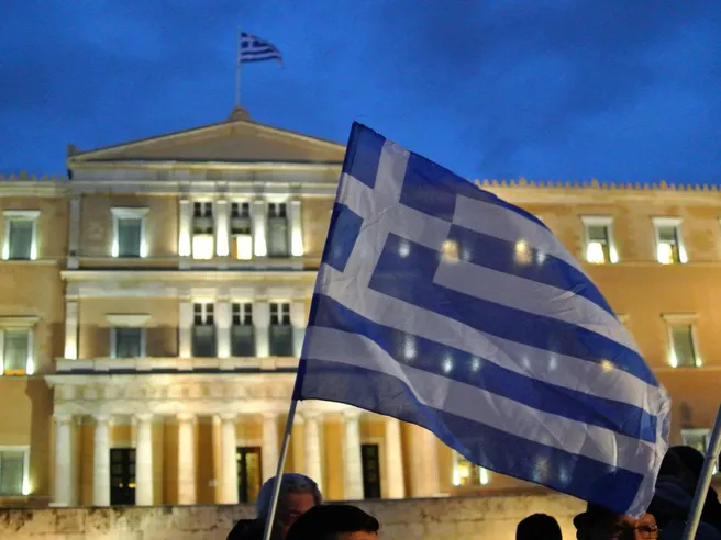 La Grecia esce ufficialmente dal sostegno straniero dopo 8 anni di crisi