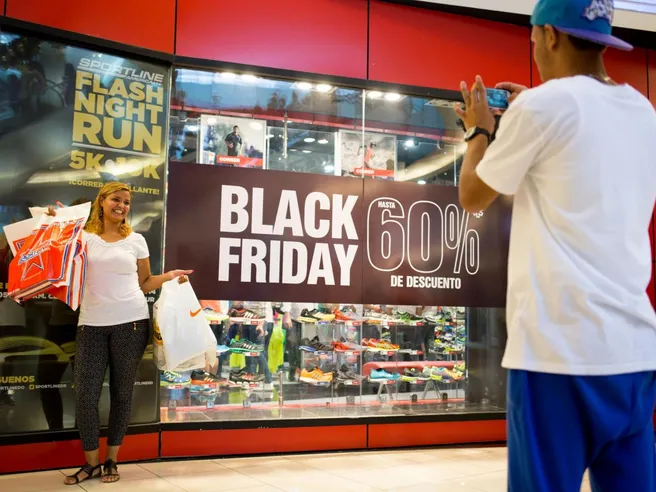 Black Friday: 17 milioni di italiani pronti allo shopping di Natale. Quanto e cosa si acquista