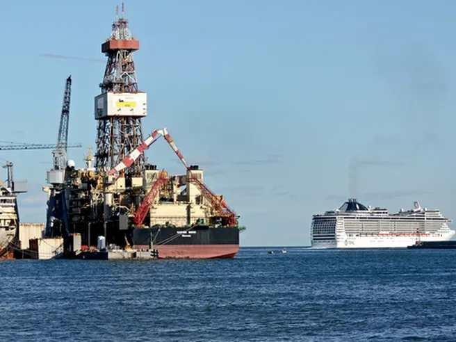 Saipem pensa a maxi-fusione con Subsea 7, analisti fanno prime stime su operazione