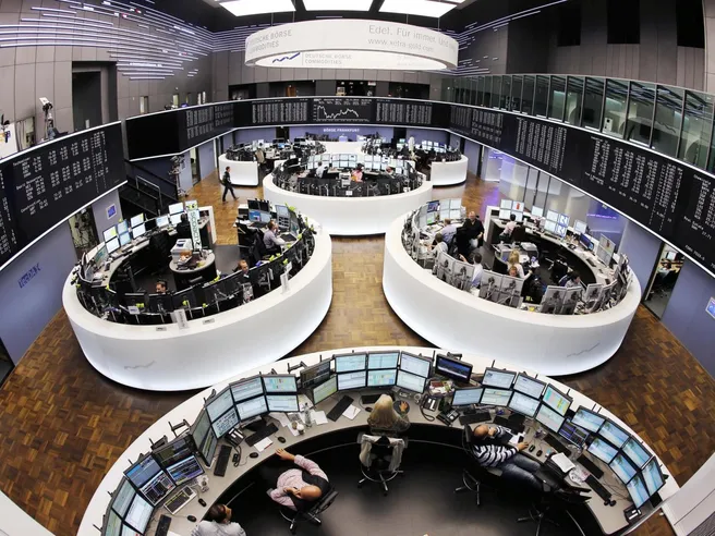 Mercati temono frenata crescita globale, Pil Germania delude. Per petrolio peggior calo dal 2015